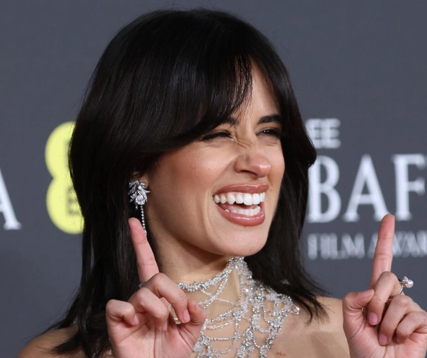 camila cabello teeth in 2025