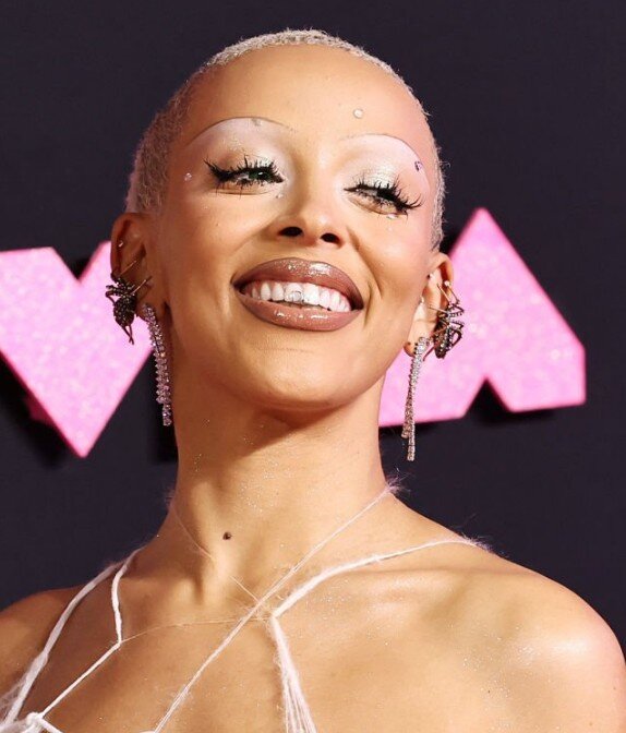doja cat teeth in 2023