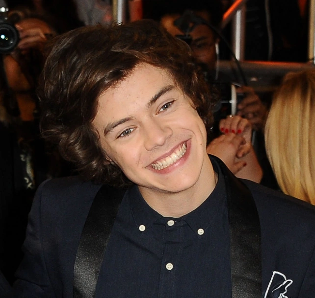 dents de harry styles en 2011