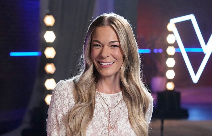leann rimes teeth in 2025