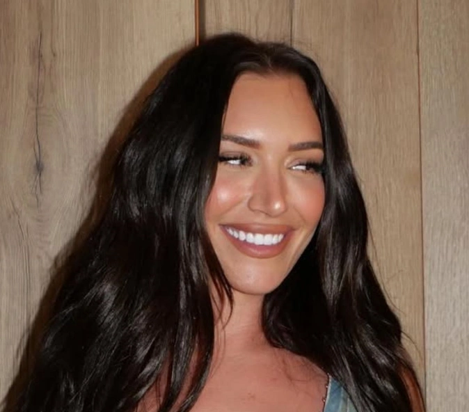 anastasia karanikolaou souriant