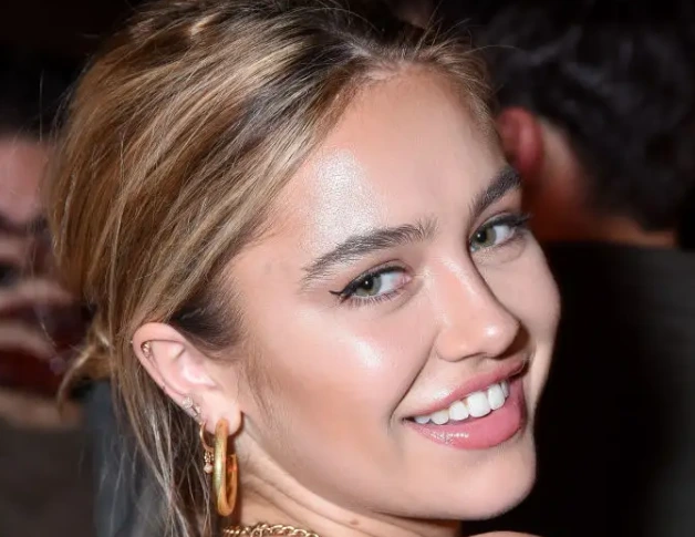 dents d'anastasia karanikolaou en 2019
