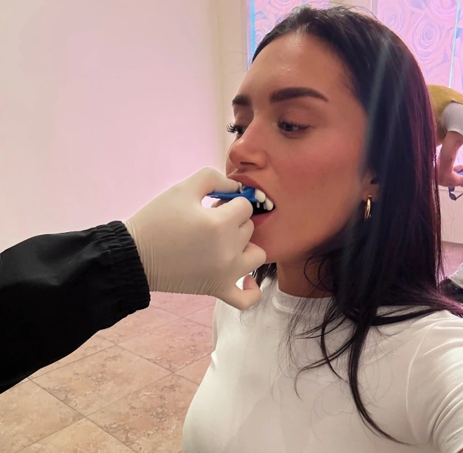 dents d'anastasia karanikolaou en 2025