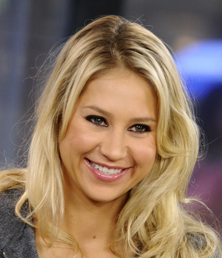 anna kournikova teeth 2010
