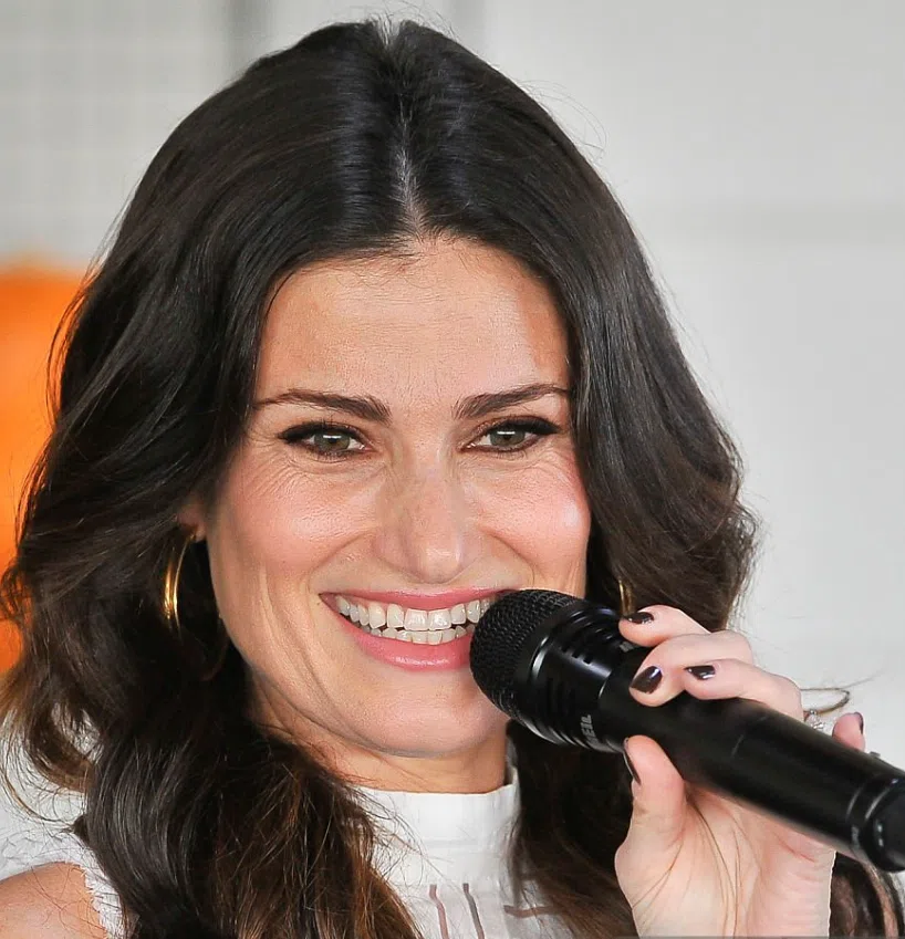 idina menzel zähne im Jahr 2016