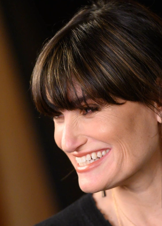 idina menzel zähne im Jahr 2021