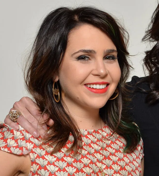 mae whitman zähne 2013