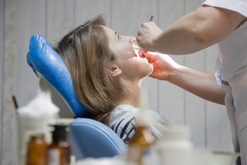 post tooth extraction recovery stages