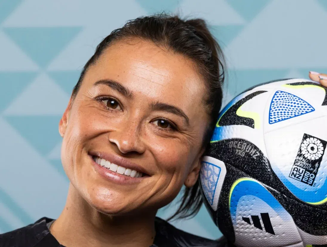 Los dientes de Ali Riley (antiguos/nuevos) | Lema Dental Clinic