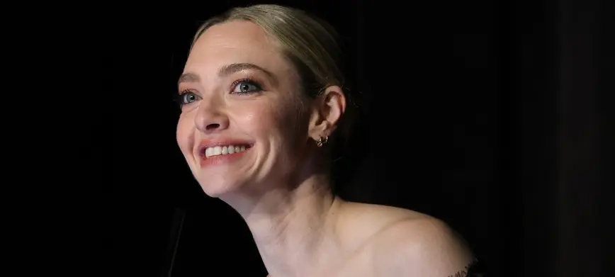 amanda seyfried teethe in 2025