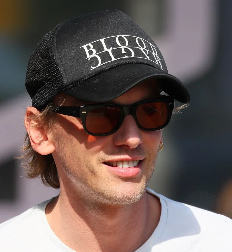 Stranger Things Star Jamie Campbell Bower’s New Teeth | LEMA