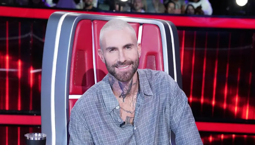 adam levine teeth in 2025