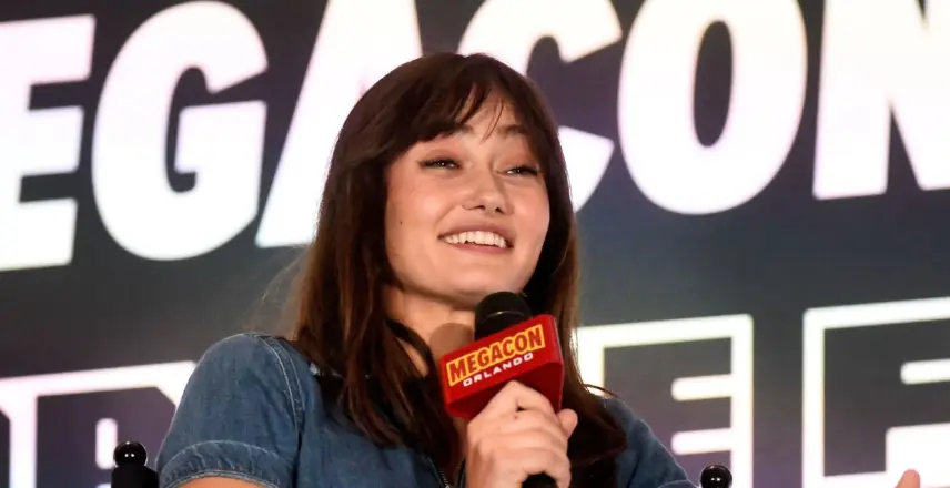 ella purnell hollywood smile