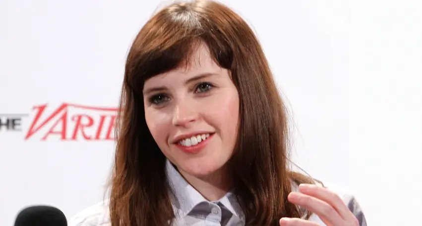 felicity jones teeth in 2010