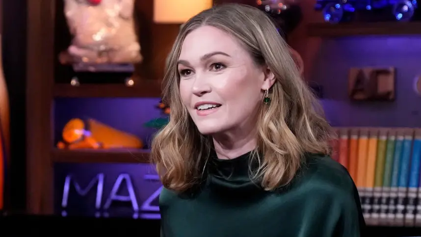 julia stiles teeth in 2025