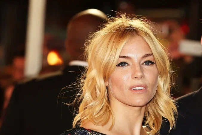 sienna miller hampaat vuonna 2015