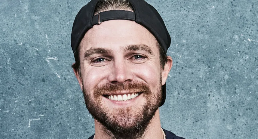 stephen amell hollywood naeratus