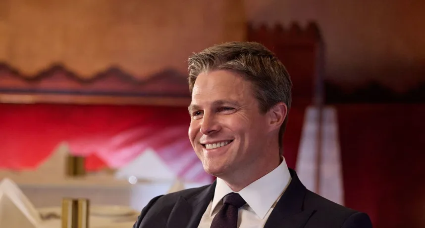 stephen amell hambad 2025