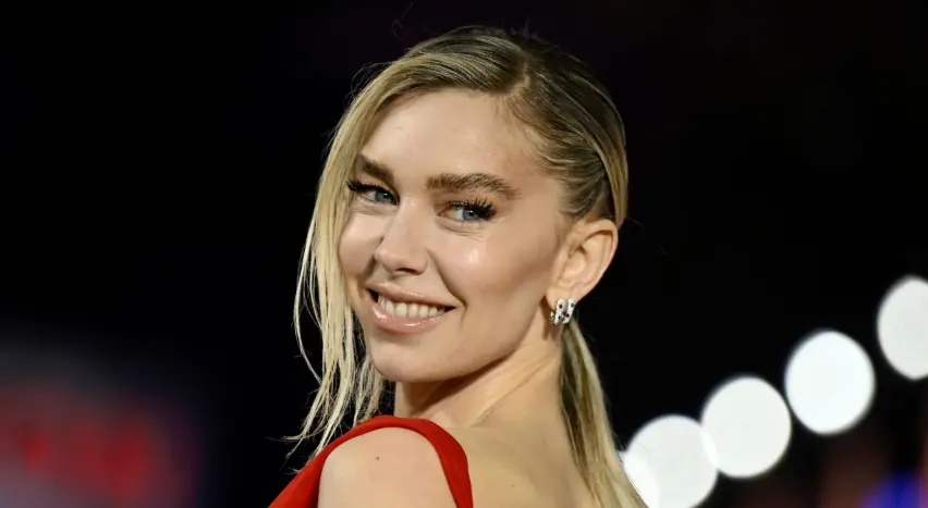 vanessa kirby hollywood smile